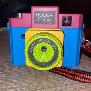 VINTAGE  HOLGA CAMERA